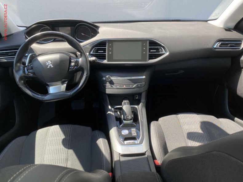 Peugeot 308 - hlavní fotka