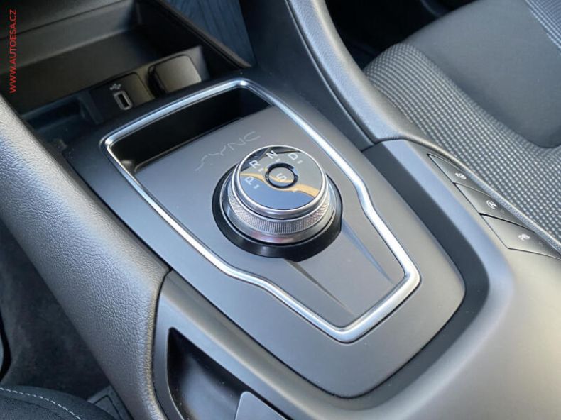 Ford Mondeo - hlavní fotka