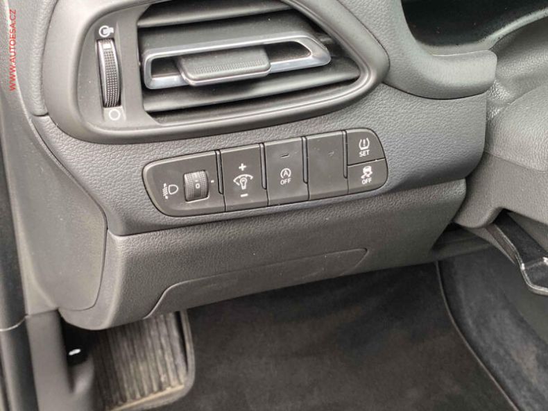Hyundai i30 - hlavní fotka