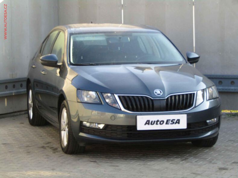 Škoda Octavia - hlavní fotka