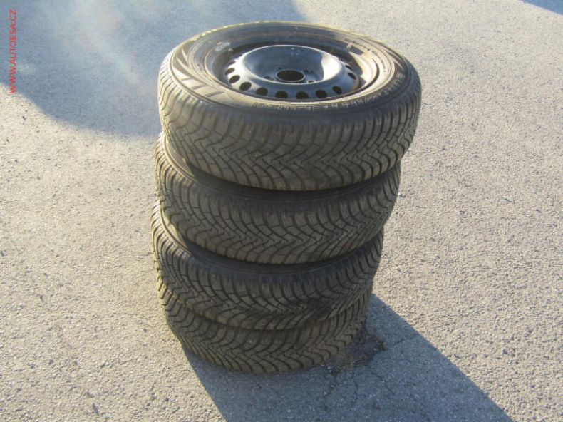 Hyundai i30 - hlavní fotka