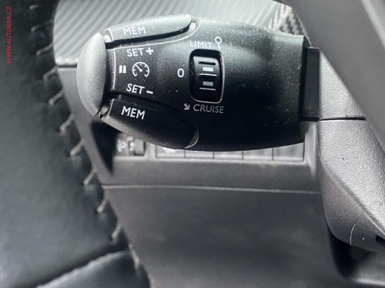 Peugeot 2008 - hlavní fotka