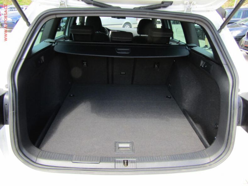 Volkswagen Golf - hlavní fotka