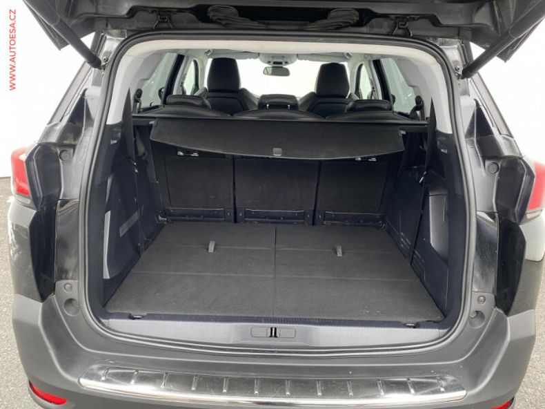 Peugeot 5008 - hlavní fotka