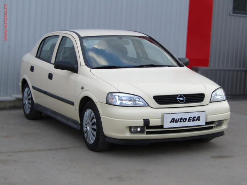 Opel Astra - hlavní foto