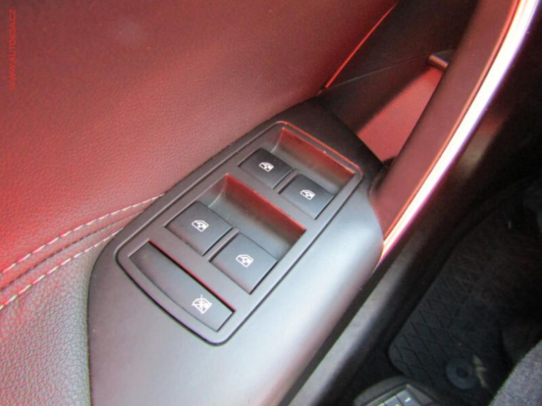 Opel Insignia - hlavní fotka