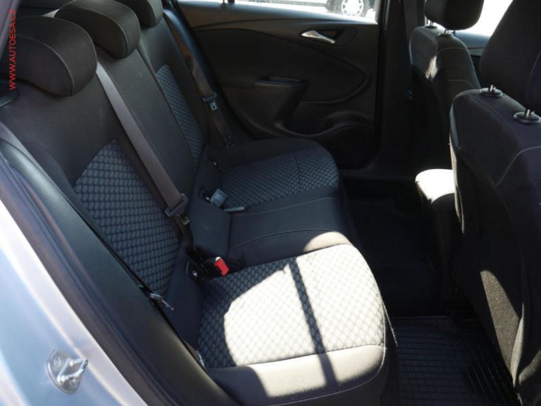 Opel Astra - hlavní fotka