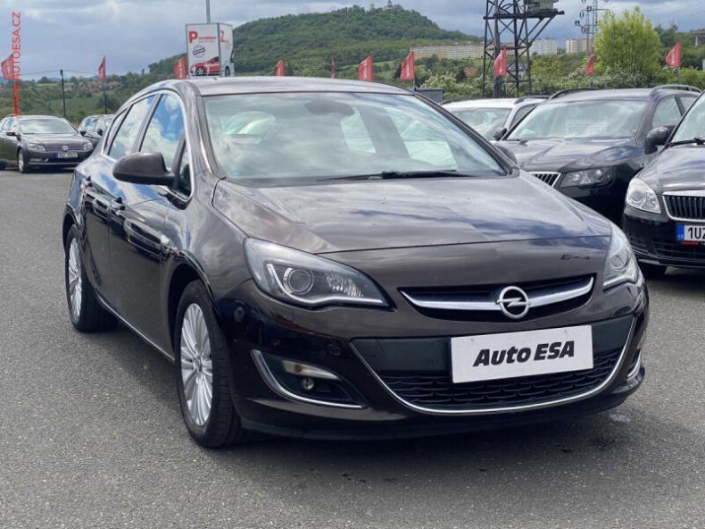 Opel Astra - hlavní foto