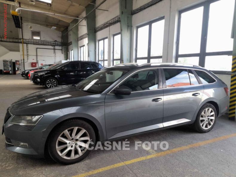 Škoda Superb - hlavní foto