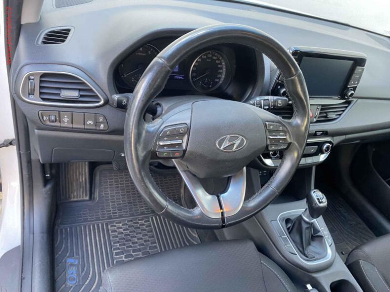 Hyundai i30 - hlavní fotka
