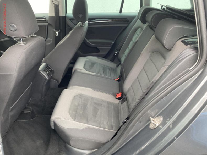 Volkswagen Golf - hlavní fotka