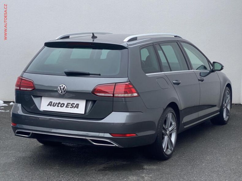 Volkswagen Golf - hlavní fotka