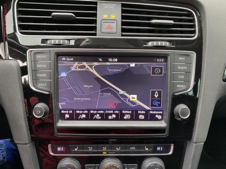 Volkswagen Golf - hlavní fotka