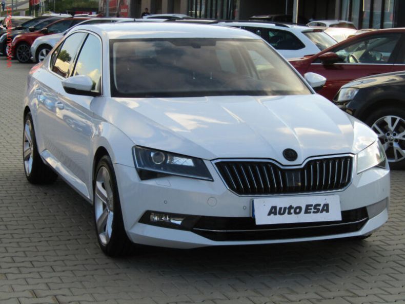 Škoda Superb - hlavní foto