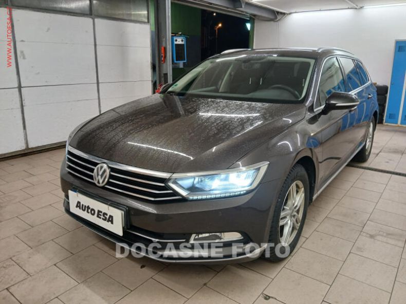 Volkswagen Passat - hlavní foto