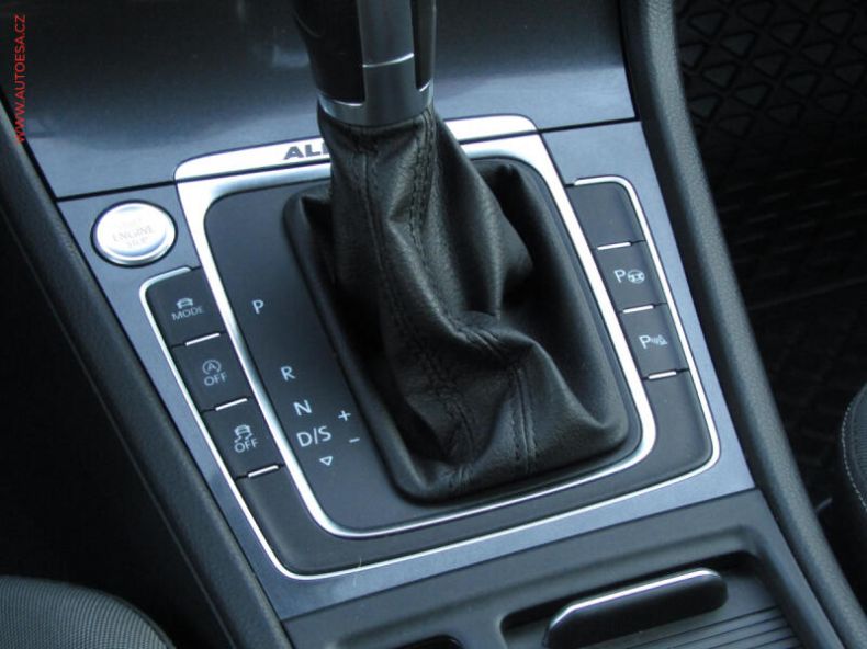 Volkswagen Golf - hlavní fotka