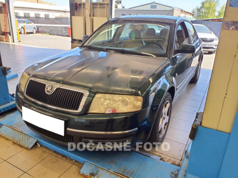 Škoda Superb - hlavní foto
