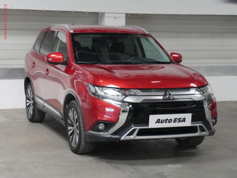 Mitsubishi Outlander - hlavní foto