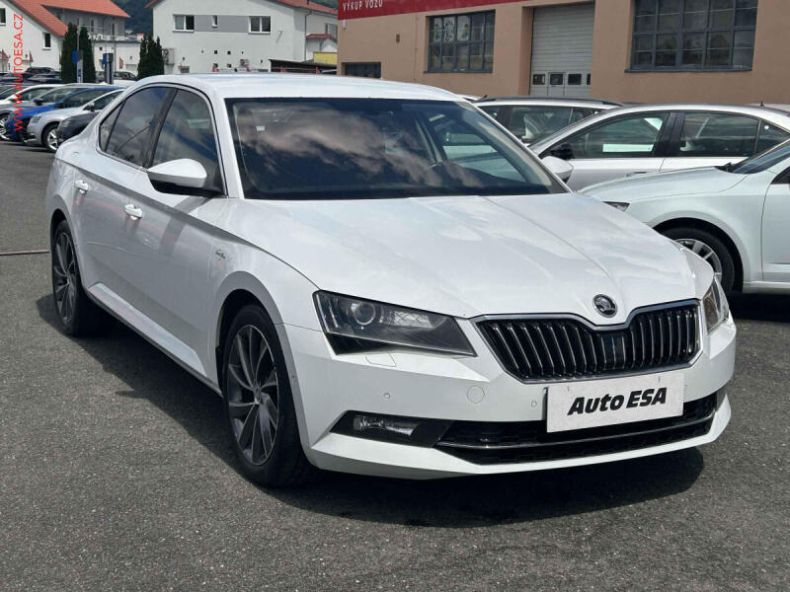 Škoda Superb - hlavní foto