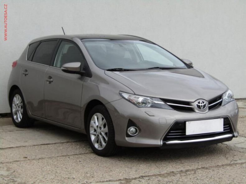 Toyota Auris - hlavní foto