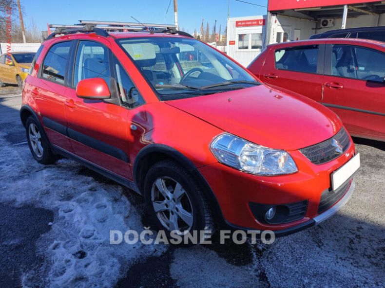 Suzuki SX4 - hlavní foto