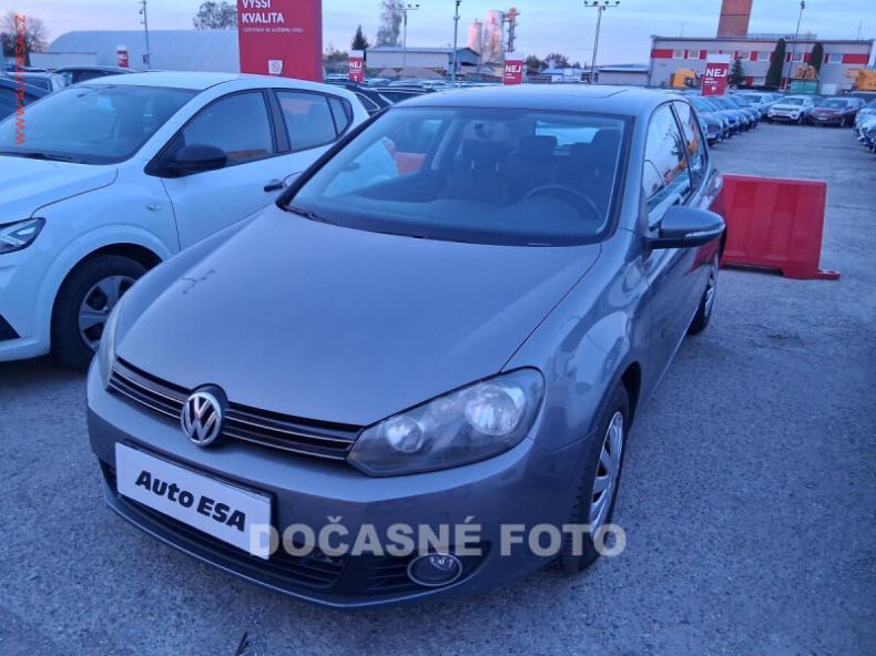 Volkswagen Golf - hlavní foto