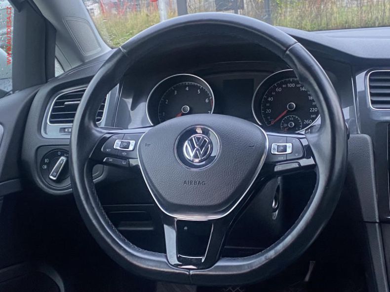 Volkswagen Golf - hlavní fotka