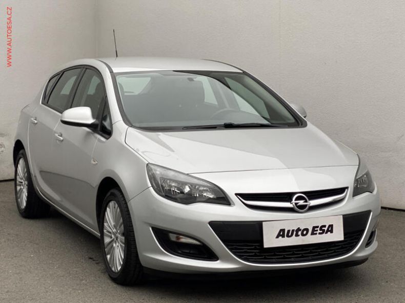 Opel Astra - hlavní foto