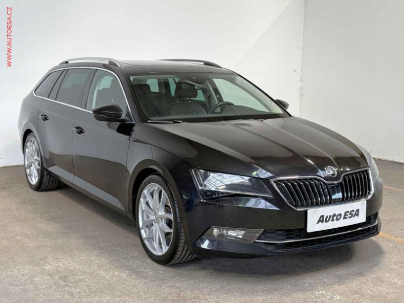 Škoda Superb - hlavní foto
