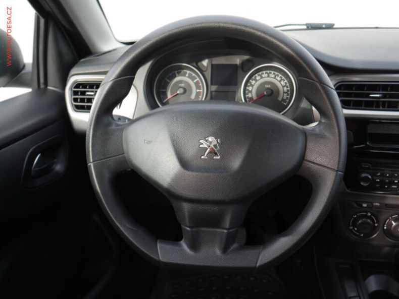 Peugeot 301 - hlavní fotka