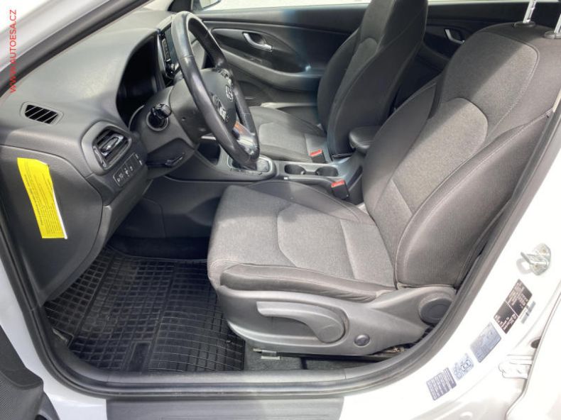 Hyundai i30 - hlavní fotka