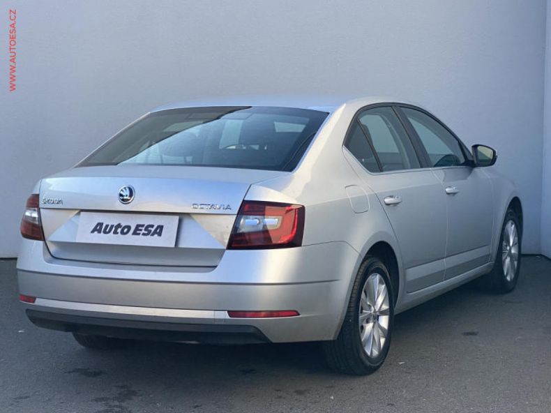 Škoda Octavia - hlavní fotka