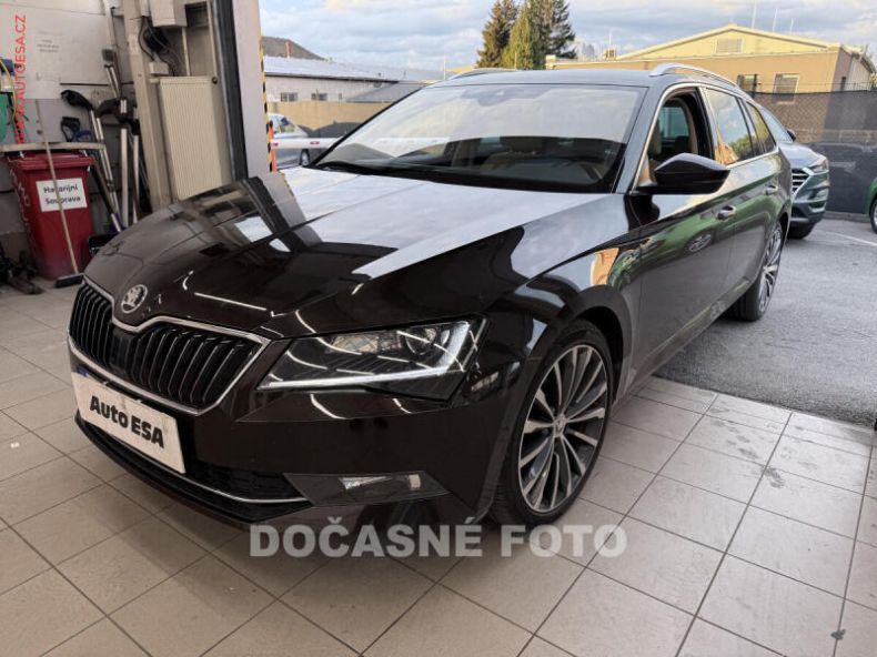 Škoda Superb - hlavní foto