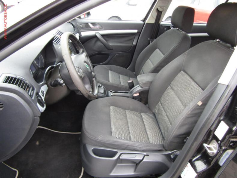 Škoda Octavia - hlavní fotka