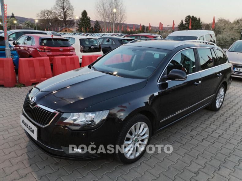 Škoda Superb - hlavní foto