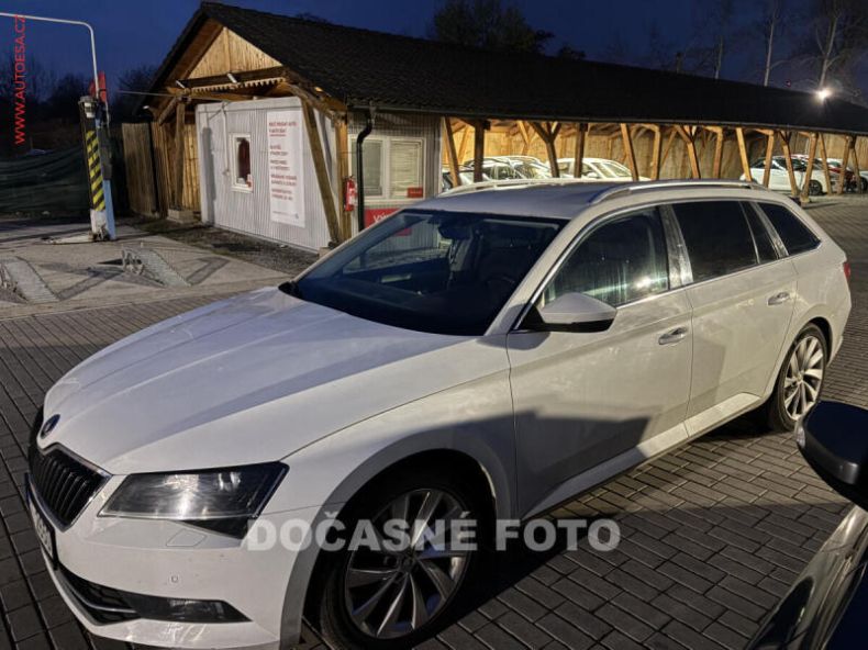 Škoda Superb - hlavní foto