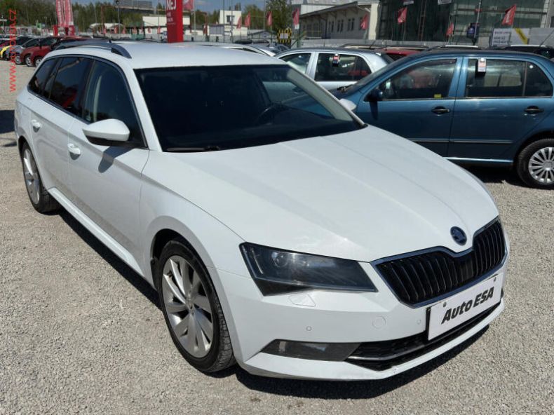 Škoda Superb - hlavní foto
