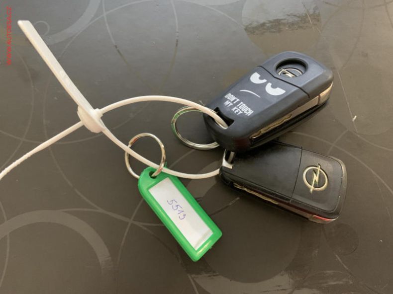 Opel Insignia - hlavní fotka