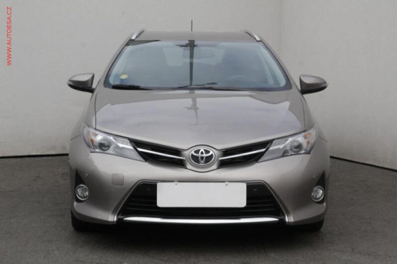 Toyota Auris - hlavní fotka