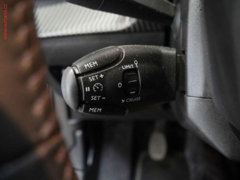 Peugeot 2008 - hlavní fotka