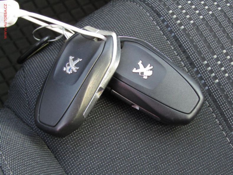 Peugeot 308 - hlavní fotka