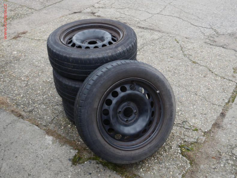 Peugeot 2008 - hlavní fotka