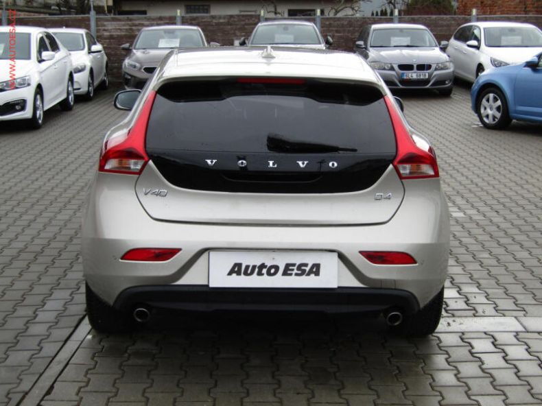 Volvo V40 - hlavní fotka
