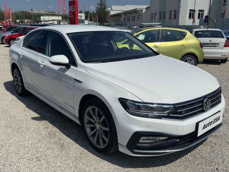 Volkswagen Passat - hlavní foto