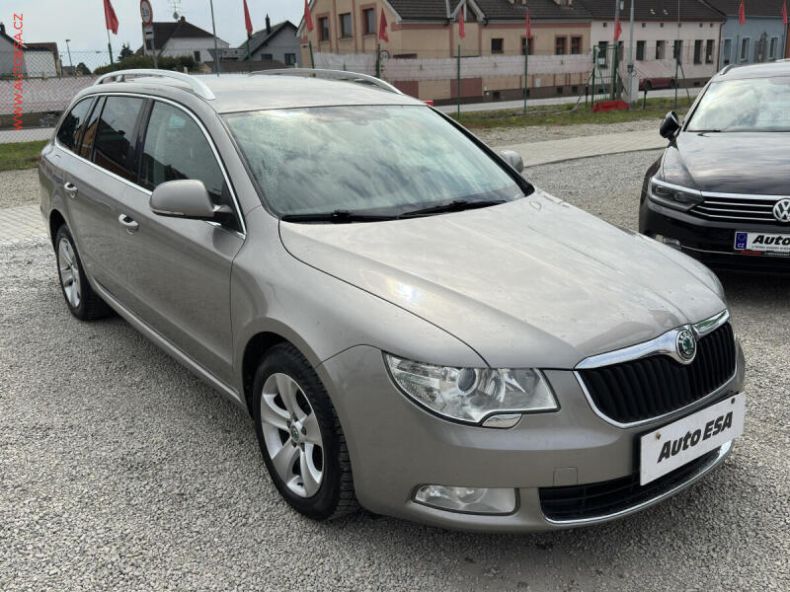 Škoda Superb - hlavní foto