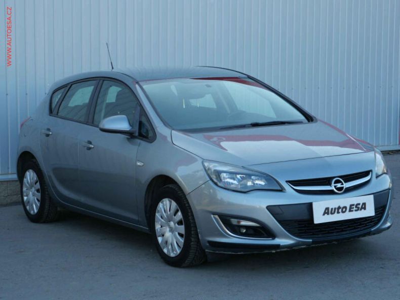 Opel Astra - hlavní foto