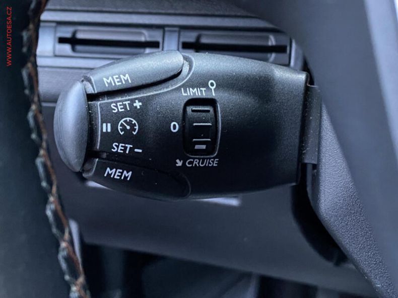 Peugeot 3008 - hlavní fotka