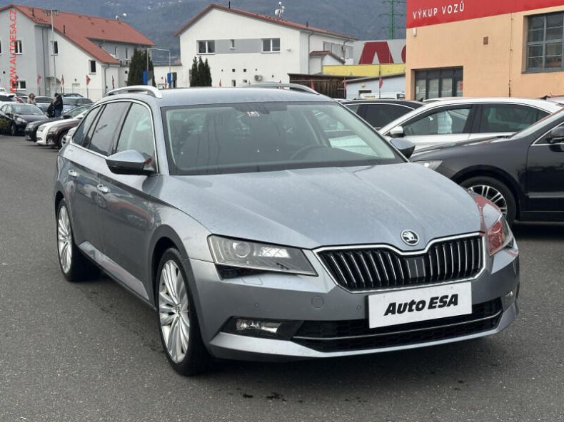 Škoda Superb - hlavní foto