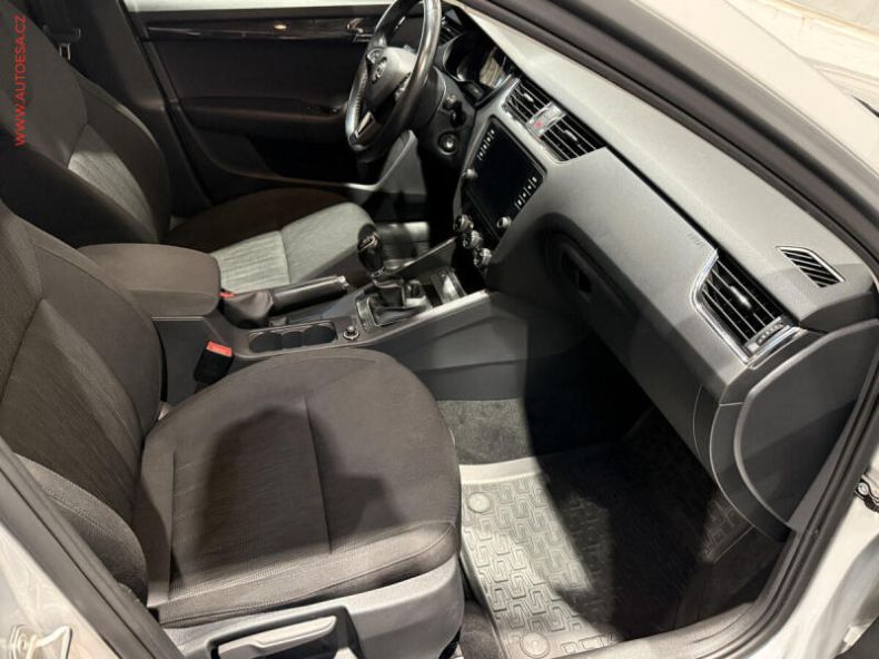 Škoda Octavia - hlavní fotka