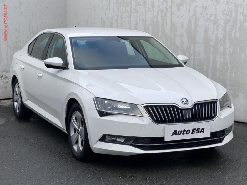 Škoda Superb - hlavní foto